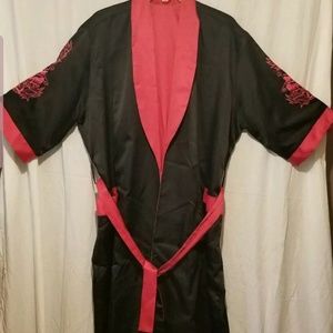 Black / Pink Embroidered Reversible Dragon Kimono